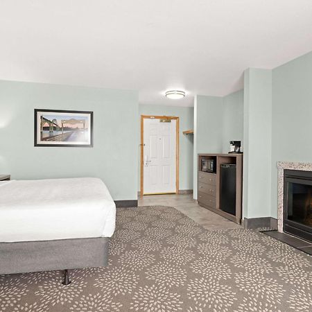 La Quinta By Wyndham Newport Hotell Exteriör bild