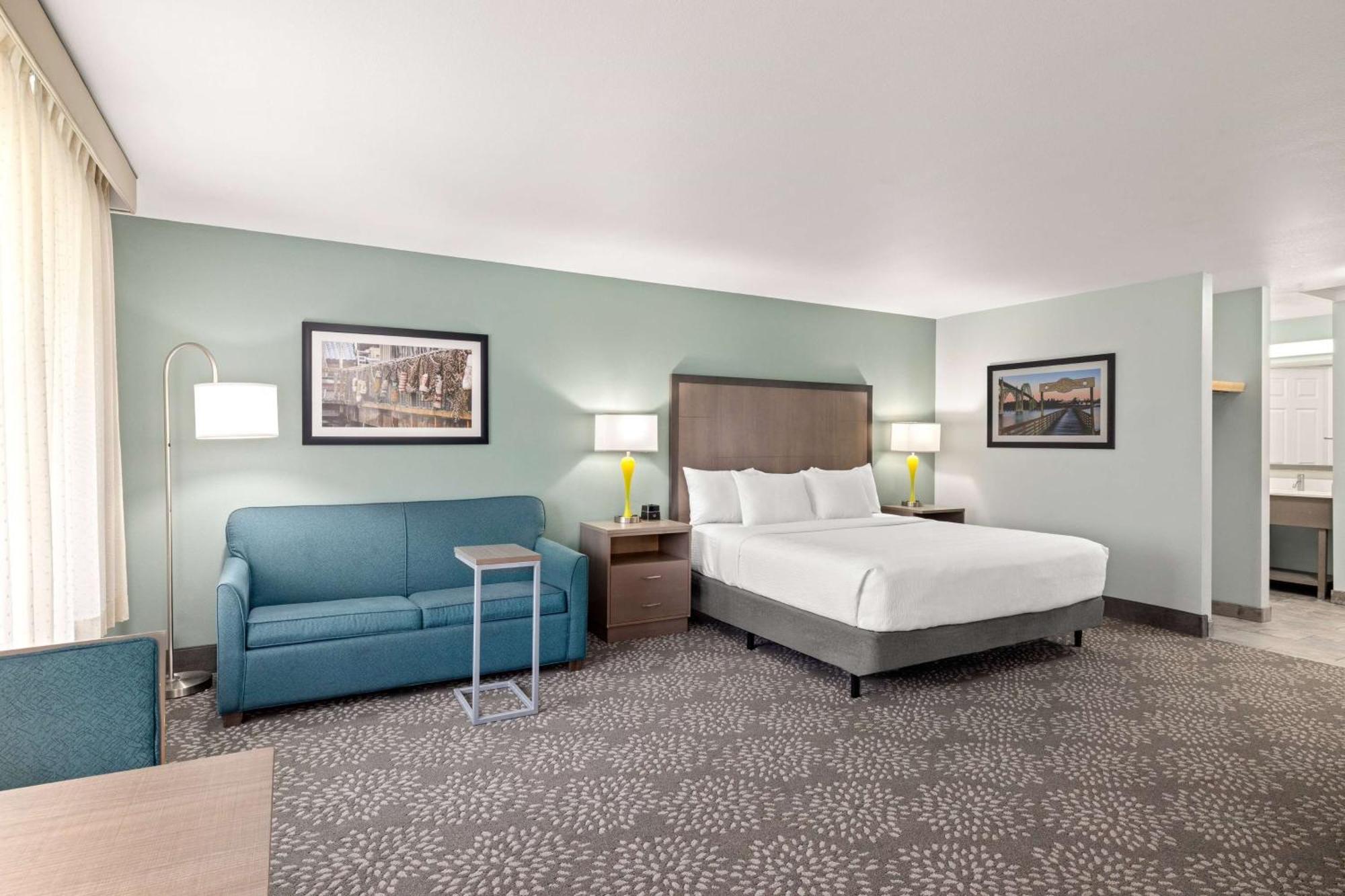 La Quinta By Wyndham Newport Hotell Exteriör bild