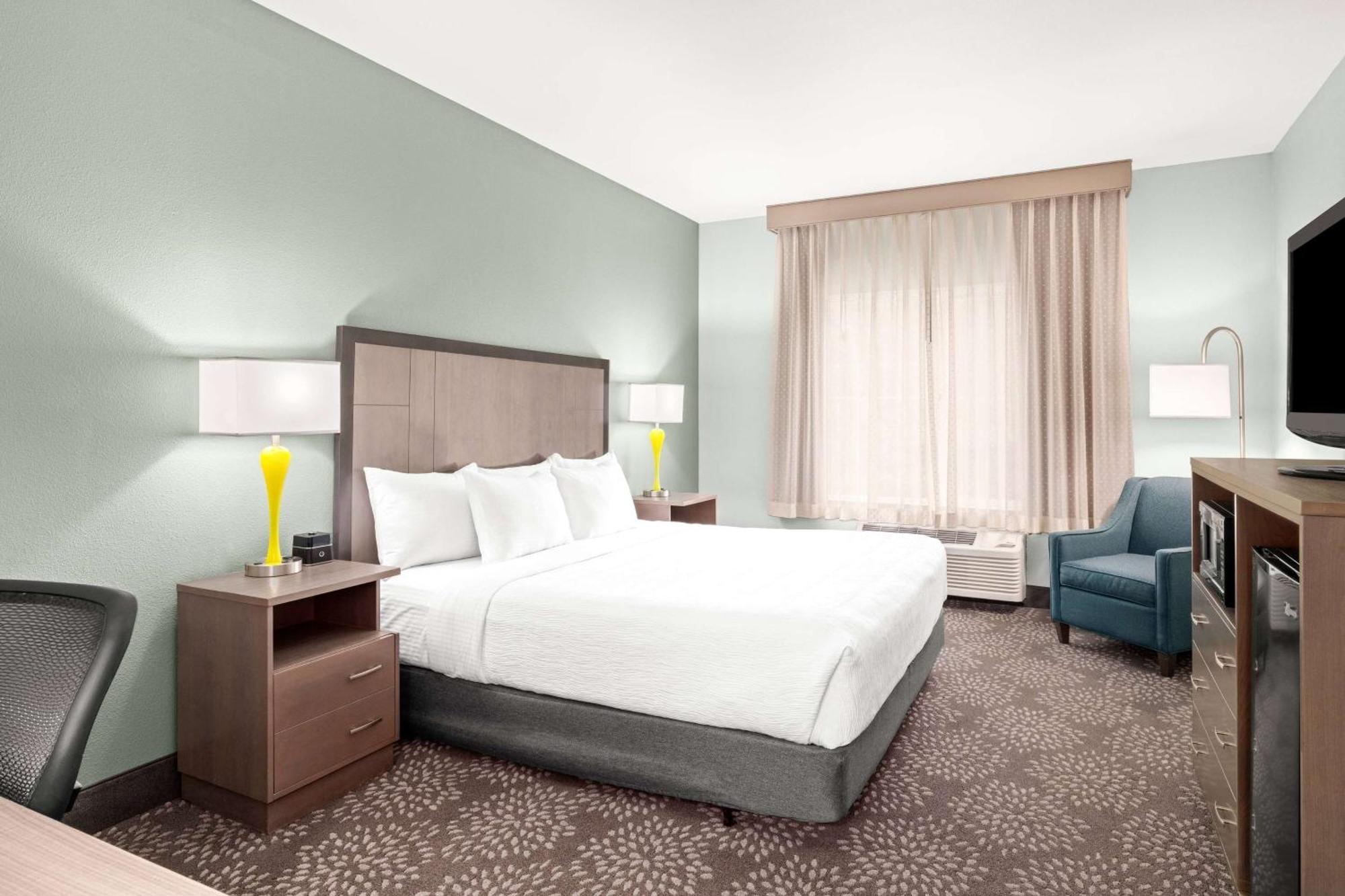 La Quinta By Wyndham Newport Hotell Exteriör bild